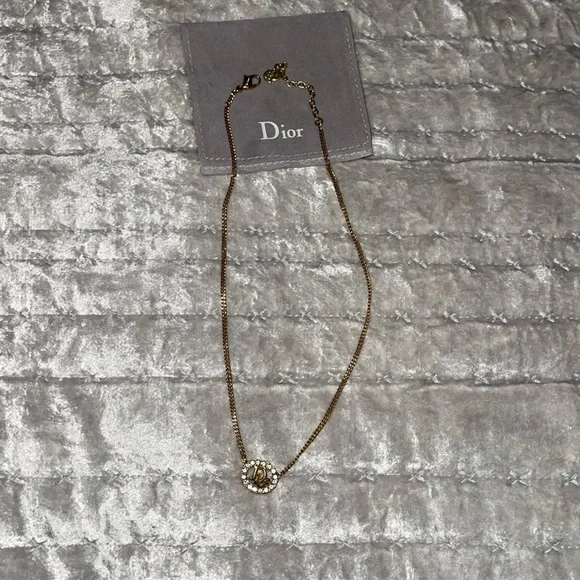 🛑SOLD🛑Christian Dior preloved diamond necklace excellent condition size 8”Long - Picture 5 of 7